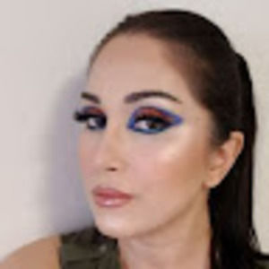 Meet your Posher, Niloufar